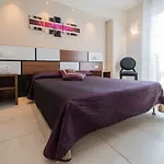 Holidays & Work Hotel
