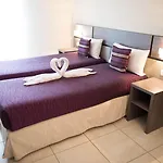 Hotel Holidays & Work 3*