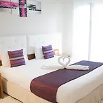 Holidays & Work Hotel
