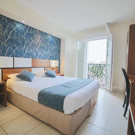 Holidays & Work Hotel 3*