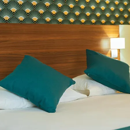 Holidays & Work Hotel 3*