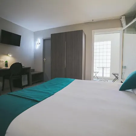 Holidays & Work Hotel 3*