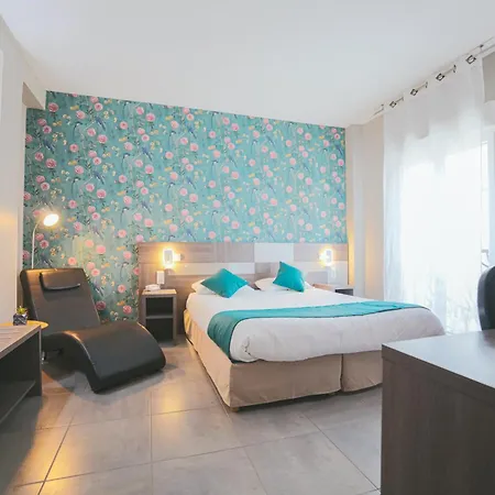 Holidays & Work Hotel 3*