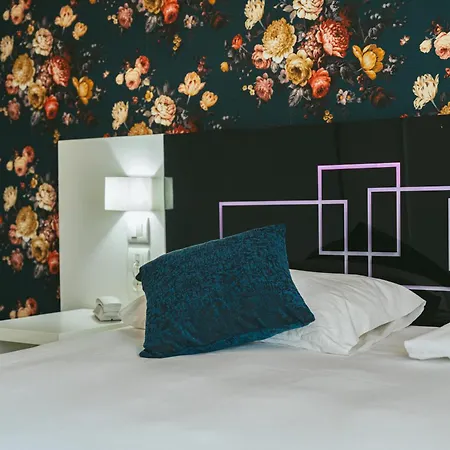 Holidays & Work Hotel Sanary-sur-Mer