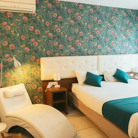 Holidays & Work Hotel 3*