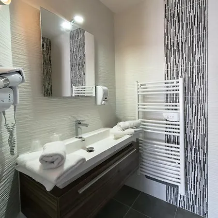 Hotel Holidays & Work Hotel