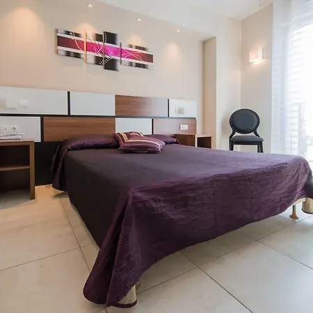 Holidays & Work Hotel