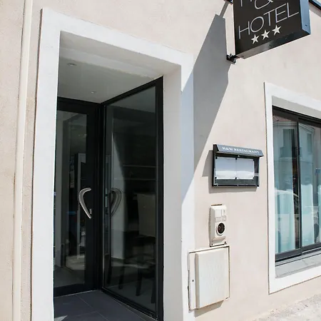 Holidays & Work Hotel Sanary-sur-Mer