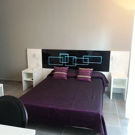 Holidays & Work Hotel 3*