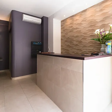 Holidays & Work Hotel