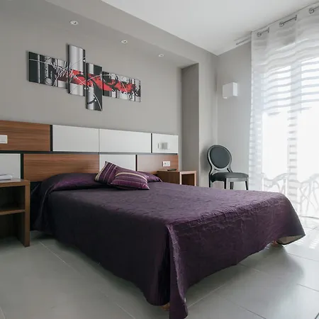Holidays & Work Hotel