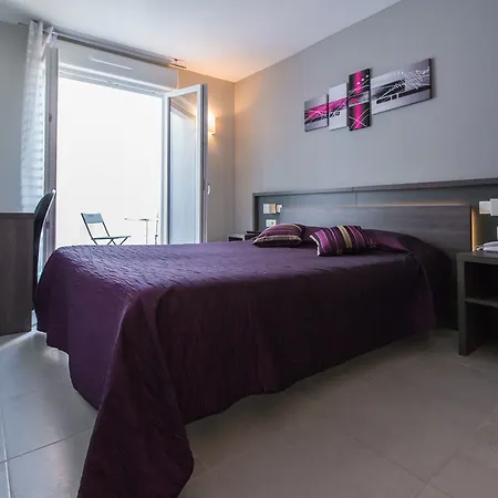 Hotel Holidays & Work Hotel