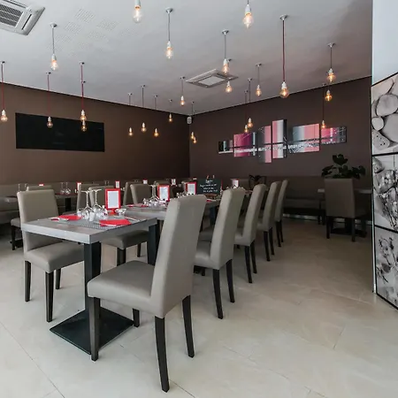Hotel Holidays & Work Hotel Sanary-sur-Mer