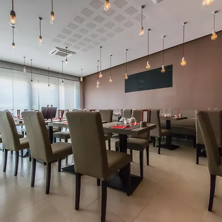 Hotel Holidays & Work Hotel Sanary-sur-Mer