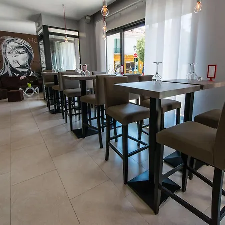 Hotel Holidays & Work Hotel Sanary-sur-Mer