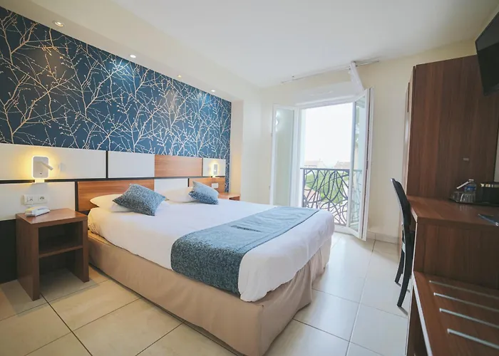 Holidays & Work Hotel 3*