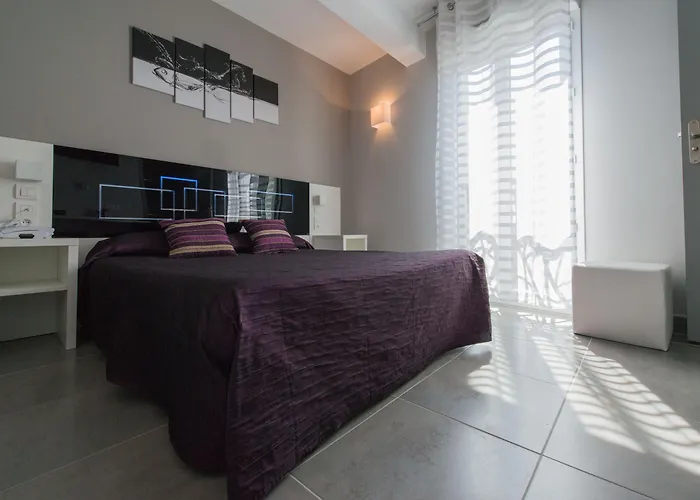 Holidays & Work Hotel Sanary-sur-Mer