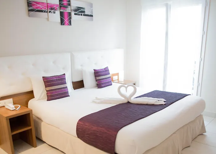 Holidays & Work Hotel