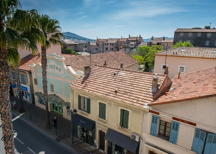 Hotel Holidays & Work 3*