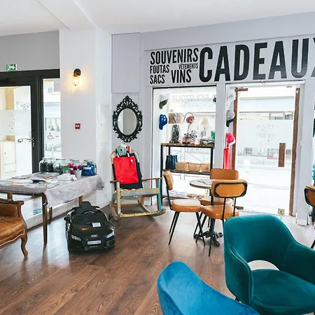 Holidays & Work Hotel