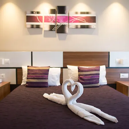 Hotel Holidays & Work 3*