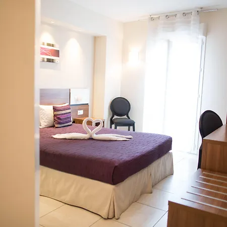 Hotel Holidays & Work Sanary-sur-Mer