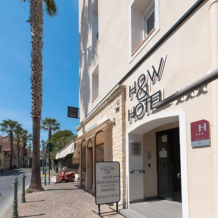 Holidays & Work Hotel 3*